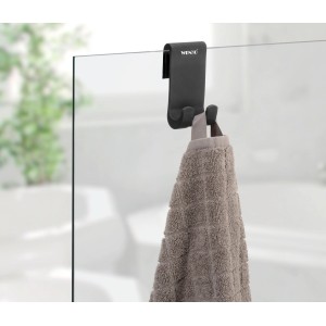 Schwarzer Wenko Duschhaken Verna Duo mit Handtuch an Duschwand bis 10mm.