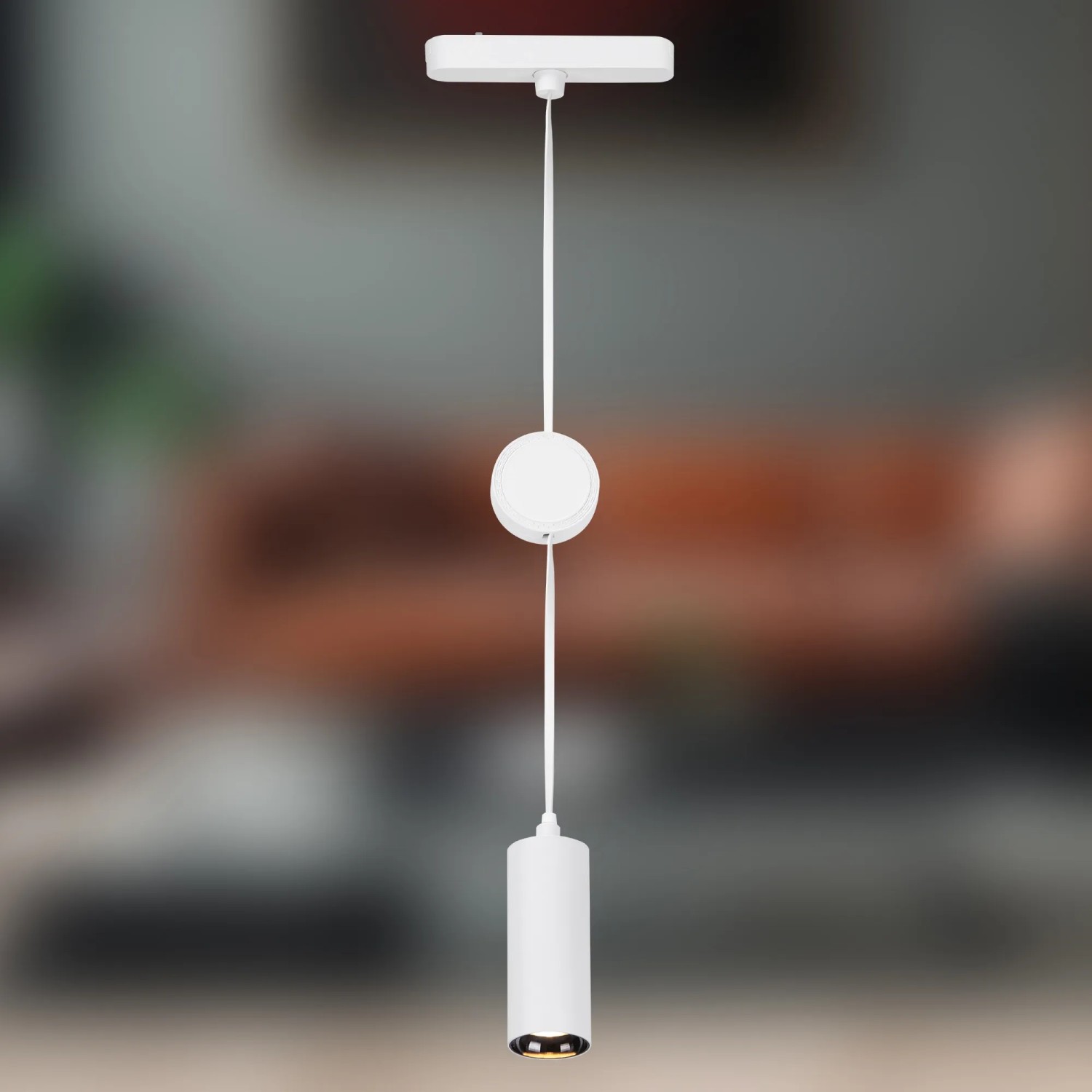 Weiße, höhenverstellbare Brilo Luxtrail LED Pendelleuchte für Schienensysteme mit warmweißem Licht.