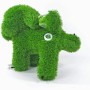 Grüne AniPlants Gartenfigur Hund, pinkelnd, 35 cm. Dekorative Gartendeko im Gras-Look.