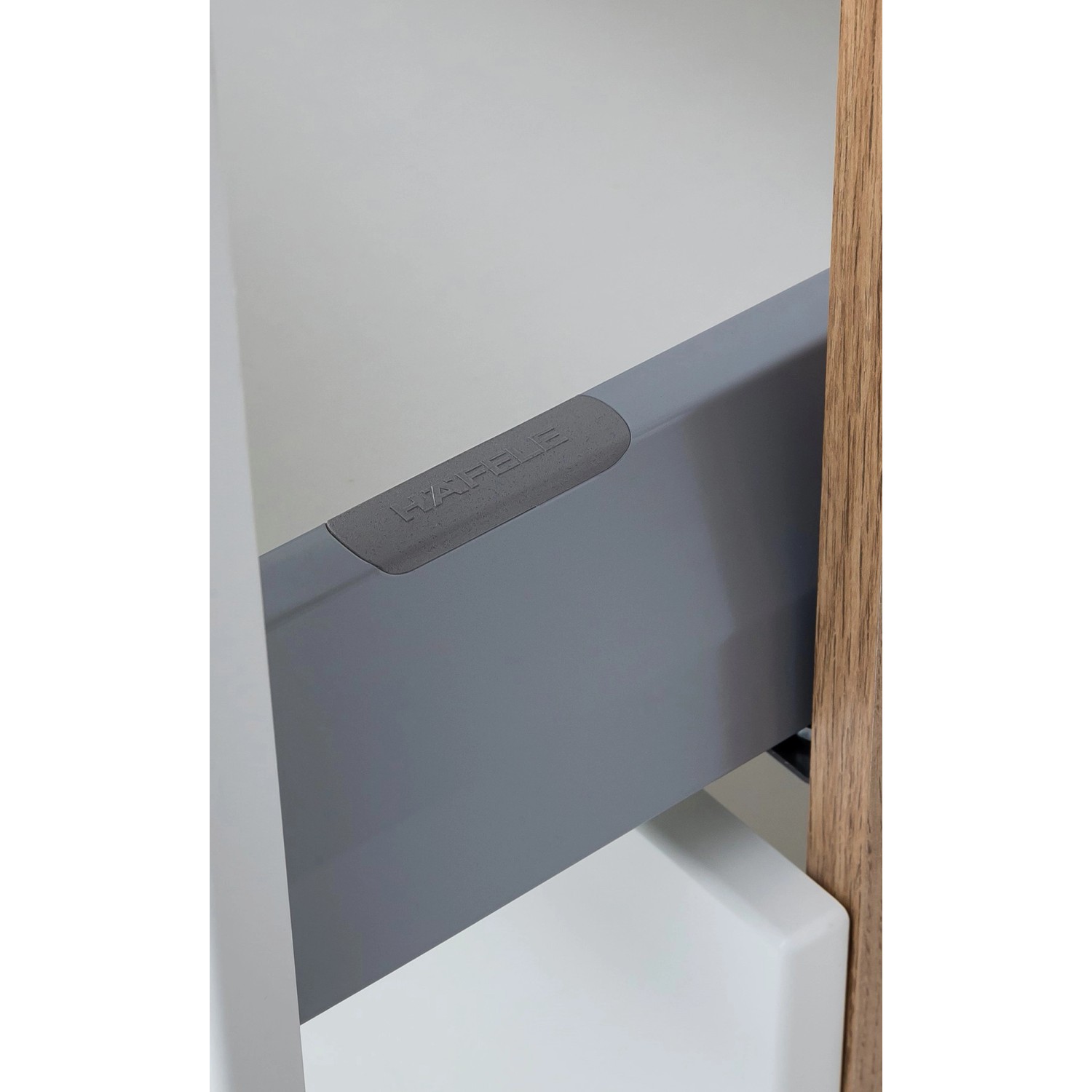 Detailaufnahme Auszug von Held Möbel Gäste-Waschtisch-Set Neapel, Eiche Rauchsilber/Graphitgrau.