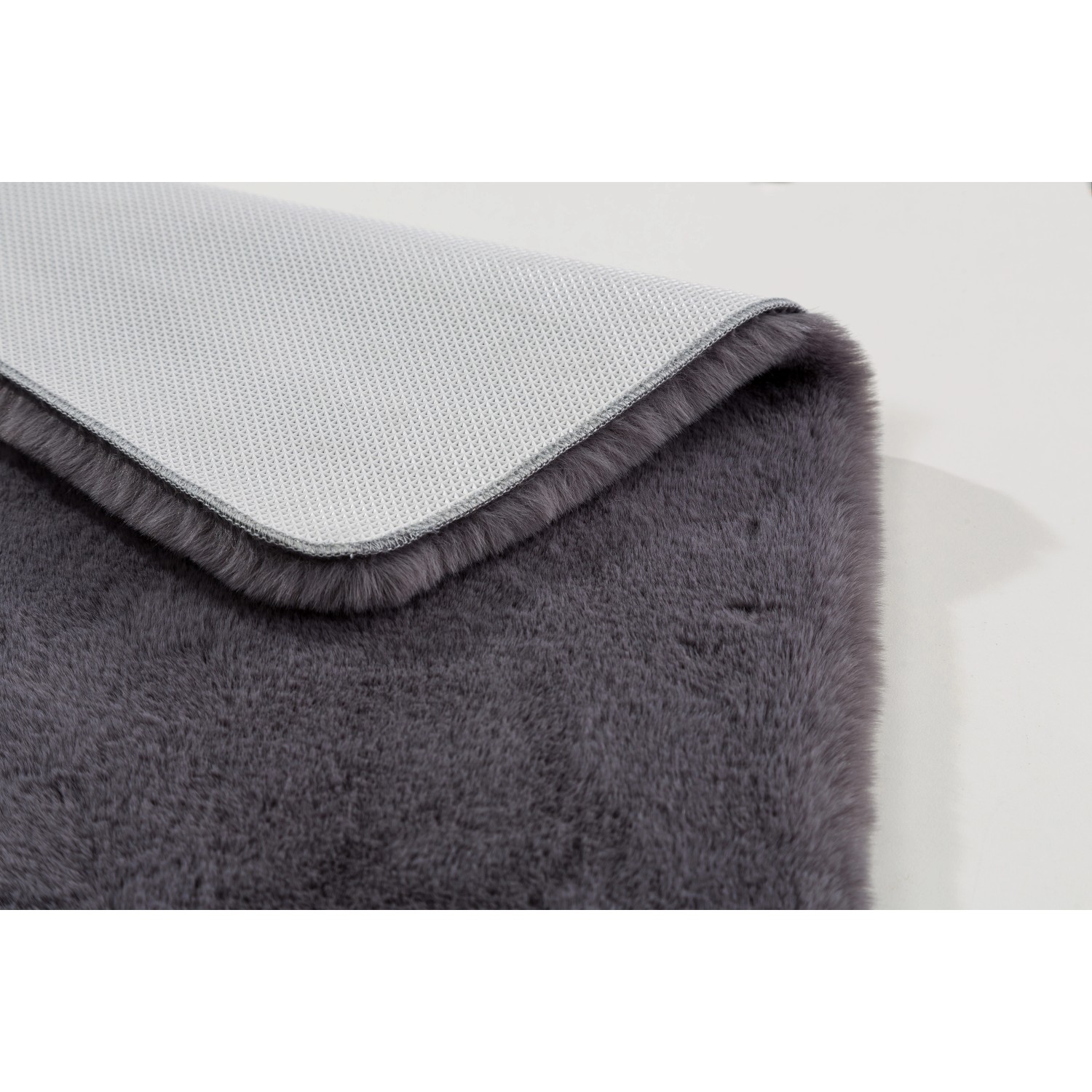 Schöner Wohnen Badteppich Bali, 67x110 cm, Anthrazit, mit rutschfester Unterseite.