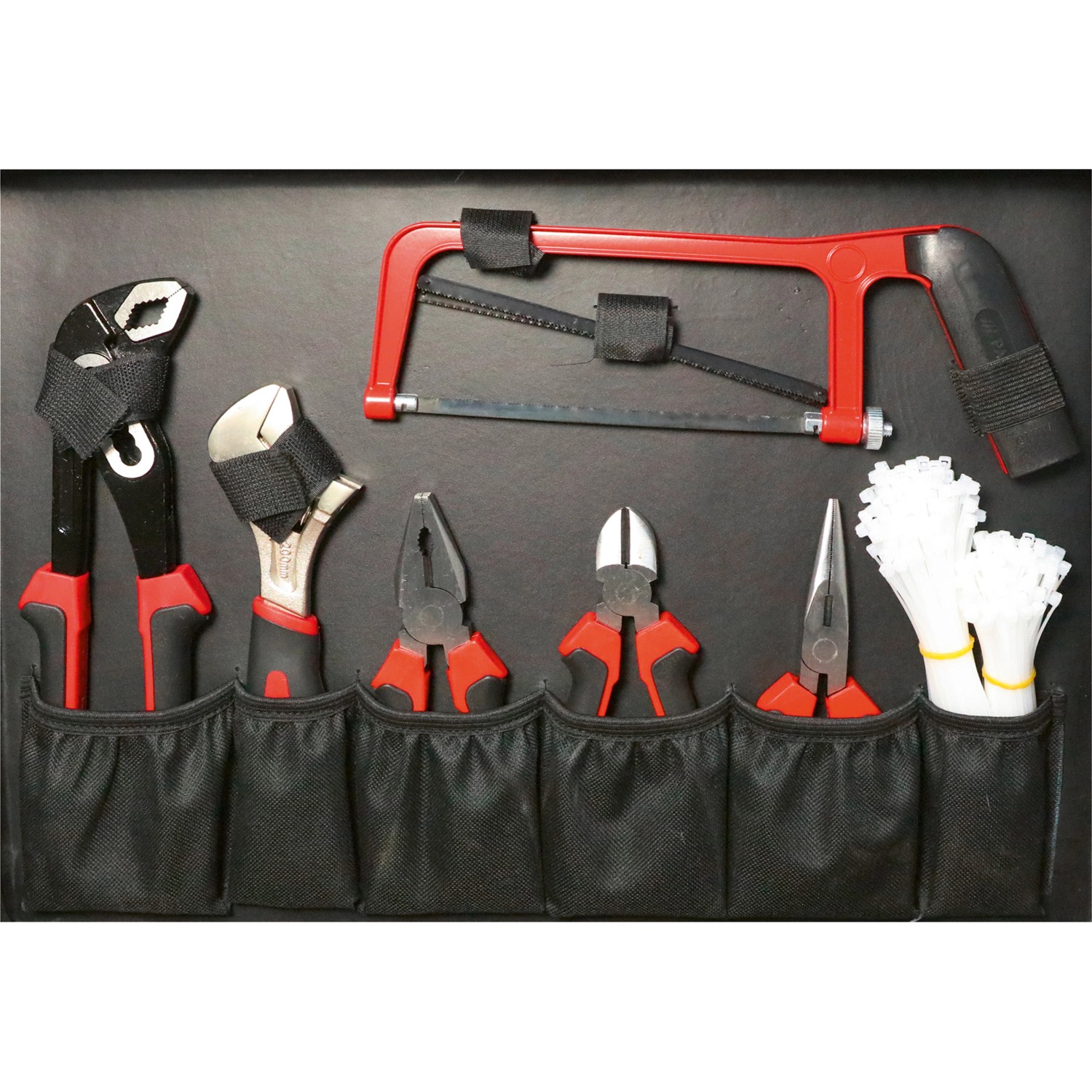 Werkzeug-Set: Werkzeug-Trolley mit Zangen, Säge, Kabelbindern im schwarzen Werkzeugkoffer.