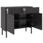 Selsey Sideboard Nolie, schwarz, 100 cm, mit zwei offenen Türen, zwei offenen Schubladen und Holzbeinen. Japandi-Stil.