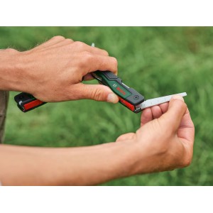 Bosch Multiwerkzeug 16-in-1 im Einsatz: Zubehör für Multifunktionswerkzeuge mit Messfunktion.