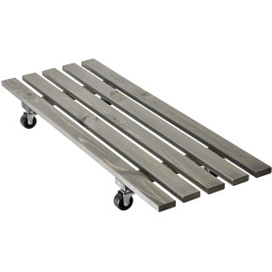 Grauer Wagner Kübelroller Vintage aus FSC®-Holz mit Rollen, 79x29cm. Praktischer Rolluntersetzer im Paletten-Look.