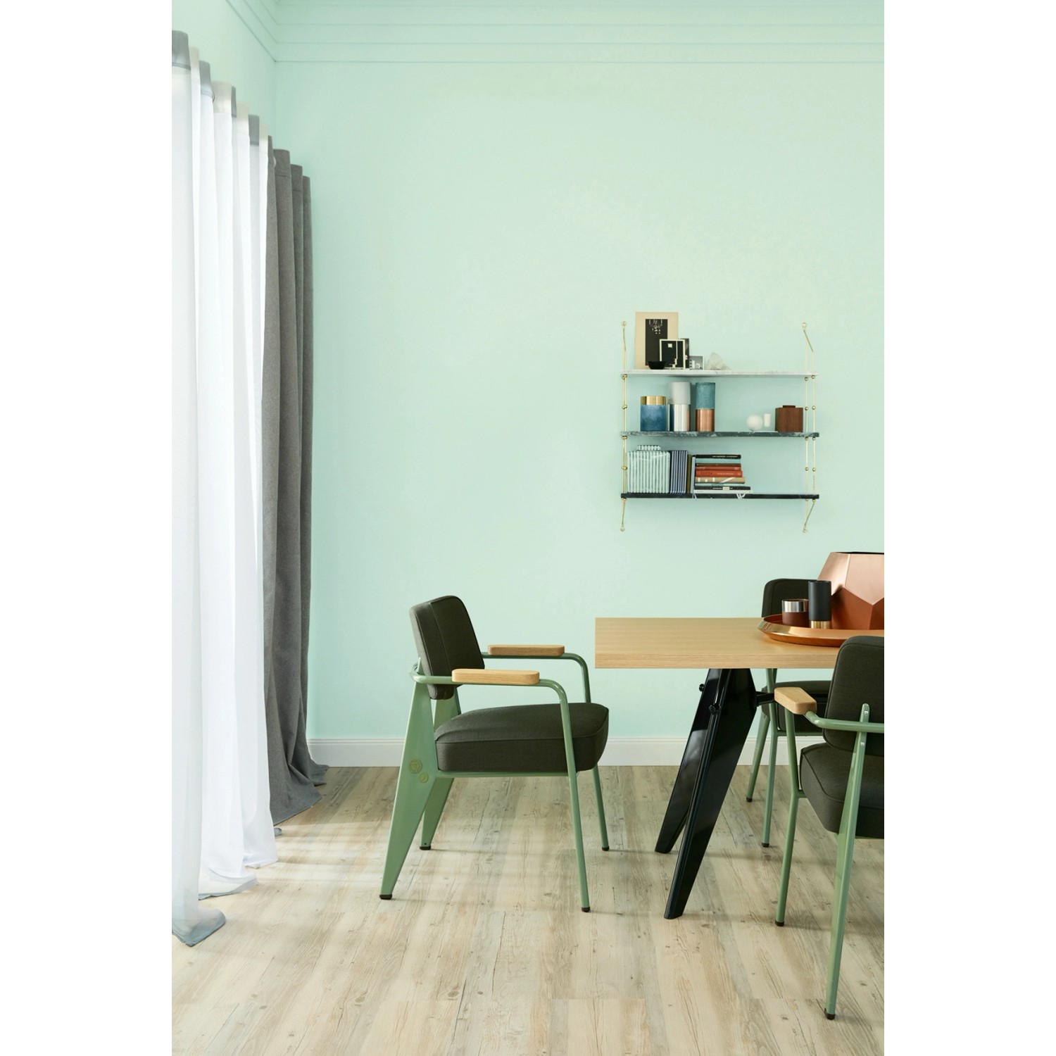 Wandgestaltung mit Schöner Wohnen Trendfarbe Macaron (matt, 50ml) im Wohnraum.