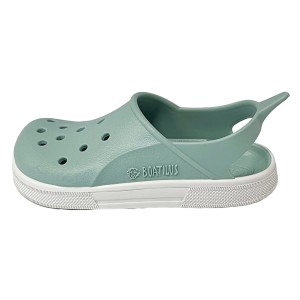 Blackfox Kinderclog Boatilus Cloggy in Salbei, Größe 22/23. Gartenbekleidung für Kinder.