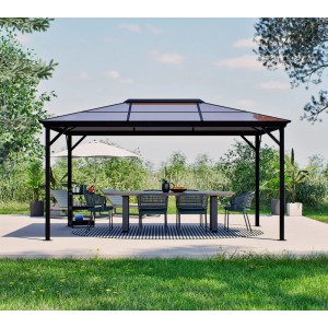 Anthrazitfarbener Sojag Aluminium-Pavillon Verona 10 x 14 mit Tisch und Stühlen im Garten.