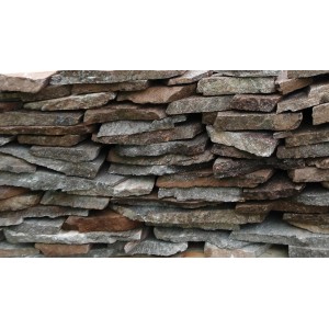 Porphyr-Polygonalplatten rot-bunt, Stärke 20-40 mm, für Terrassen und Gehwege.