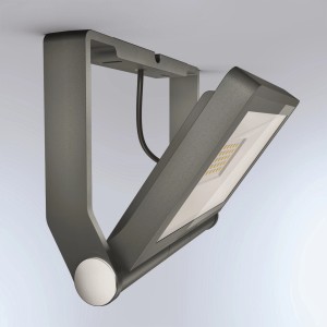 Steinel LED-Strahler XLED one in Anthrazit, schwenkbarer Außenstrahler für Wand- und Deckenmontage.