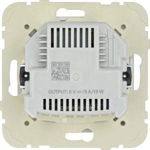 Rückansicht der schwarzen Logus Steckdose mit USB A und USB C Anschlüssen.