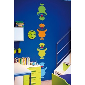 Wandgestaltung mit Marabu Edelmatt in Kiwi und anderen Farben als Monster-Motive im Kinderzimmer.
