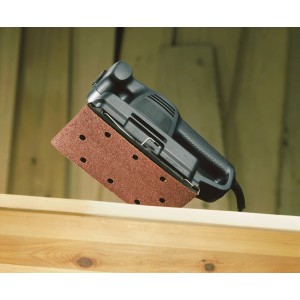 LUX Schleifstreifen K40 auf einem Mausschleifer beim Schleifen von Holz.