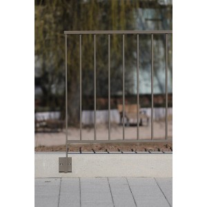 Dieda Geländer-Set Linus in Taupe, Aluminium, 1200x1000 mm, mit senkrechten Stäben.