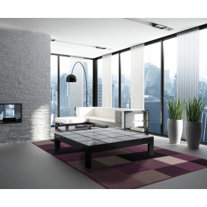 Moderner Teppich Vega 2154 in Silber (80x150 cm) mit grafischem Muster im Wohnzimmer.