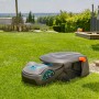 Gardena Mähroboter Garage für Sileno city/life auf Rasen. Schutz vor Wetter.