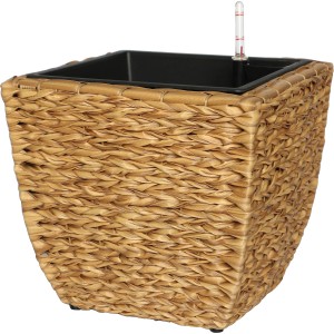 Quadratischer Pflanzkübel in Natur-Optik mit Bewässerungssystem und Wasserstandsanzeige.