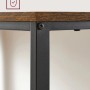 Detailansicht: Vasagle Schreibtisch mit brauner Tischplatte und schwarzem Metallgestell.