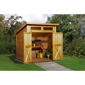 Offenes, lasiertes Weka Holz-Gartenhaus mit Pultdach und Gartengeräten im Innenraum.