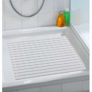 Wenko Duscheinlage Arinos, weiße Badewannenmatte mit Rutschstopp in Dusche.