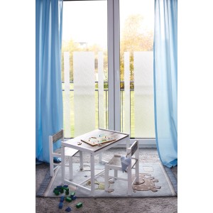 d-c-fix Static Windows Stripes Ava als Sichtschutz auf Fenster im Kinderzimmer.