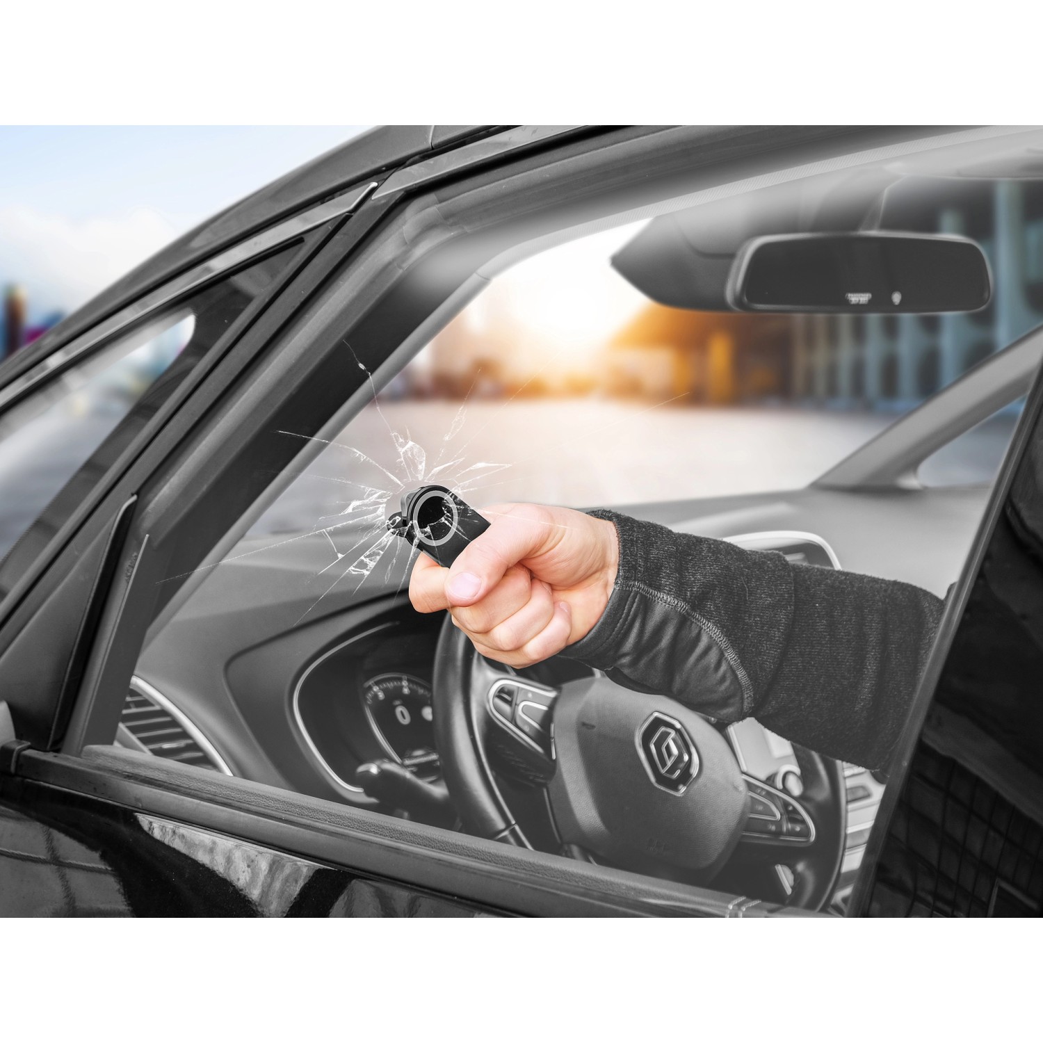 Eufab Kfz-Halterung mit Nothammer zerschlägt Autoscheibe. Magnetische Smartphone Halterung für mehr Sicherheit.