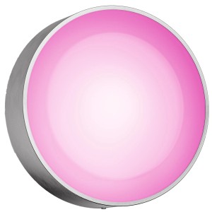 Philips Hue Daylo Wandleuchte in Silber mit pinkfarbenem Licht.