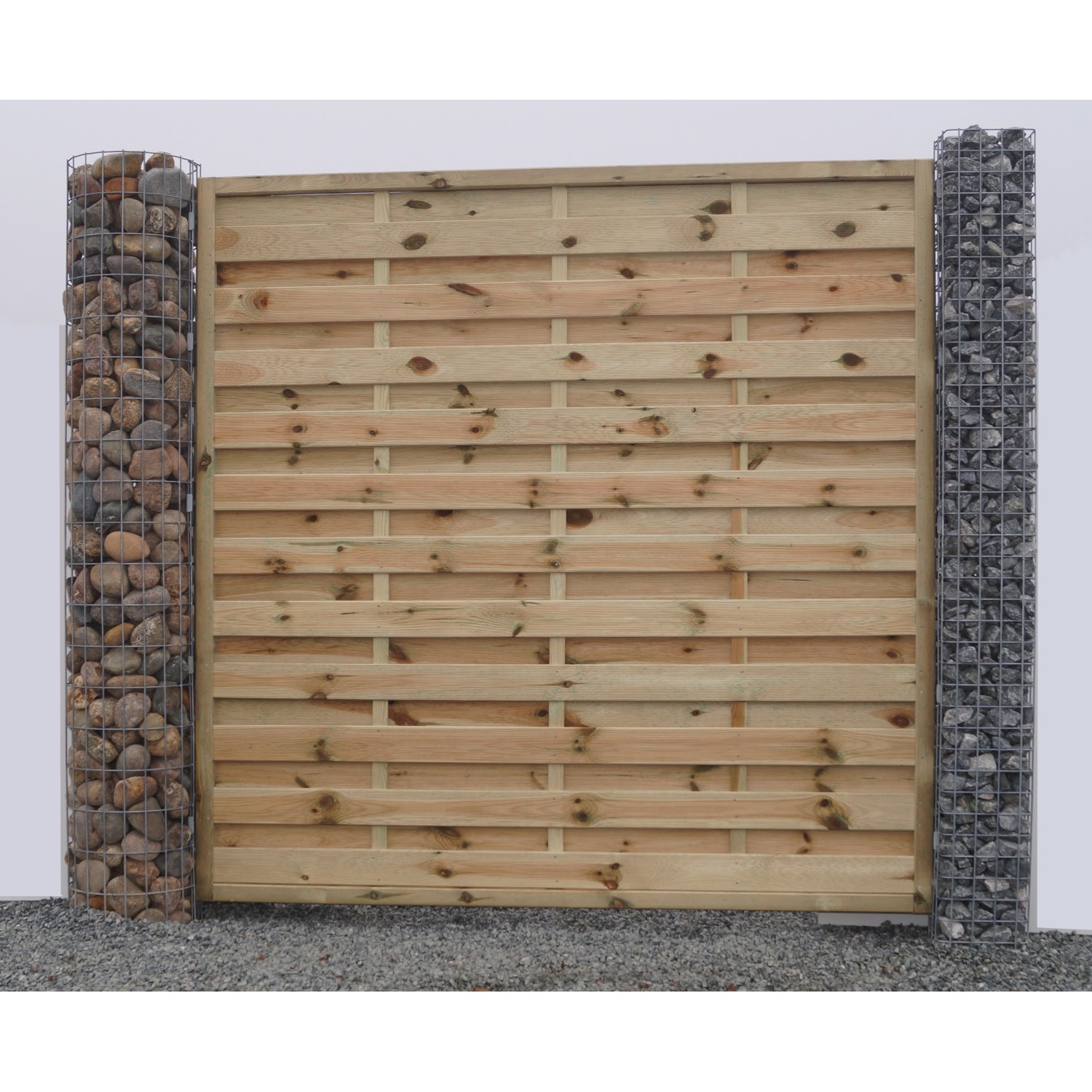 Gabiona Gabionen-Säule eckig als Zaunpfosten mit Holz-Sichtschutzwand.