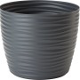 Matter, anthrazitfarbener Übertopf aus Kunststoff mit gewellter Oberfläche, Ø 26,5 cm.