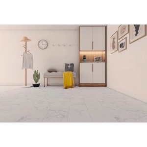 Heller Raum mit Check One Click-Vinylboden Agora Marmor in Marmoroptik.