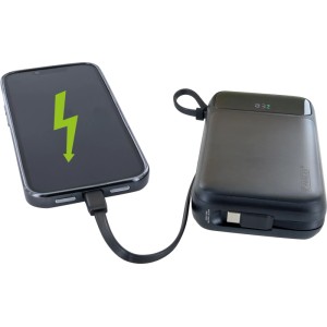 Schwaiger Powerbank 20.000 mAh lädt ein Smartphone über integriertes USB-C Kabel. Ladestandanzeige 83%.