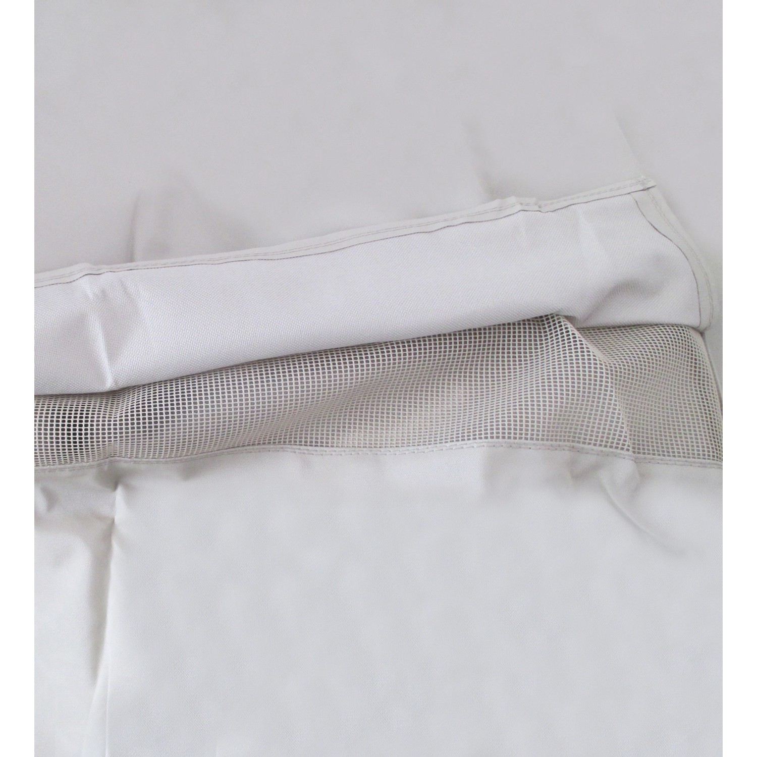 Tepro Abdeckhaube für Kugelgrill Klein, Detailansicht der wasserabweisenden Schutzhülle.