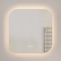 Quadratischer Emke LED-Badspiegel 60x60 cm mit abgerundeten Ecken, Hintergrundbeleuchtung, Antibeschlag & Touch-Steuerung.