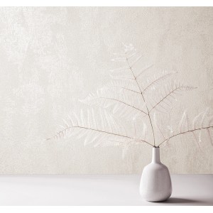 Beige Marburg Vliestapete Jackie 8 mit Struktur und Farn in Vase.