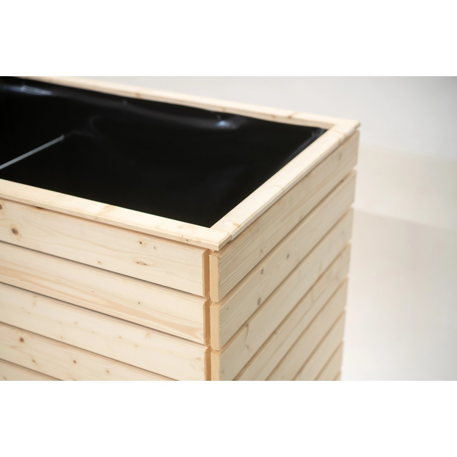 Detailaufnahme: Westmann Hochbeet XL aus Fichte, Holzstruktur sichtbar.