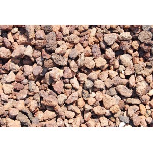 Brauner Lavamulch 8-25 mm als Zierkies, lose geschüttet.