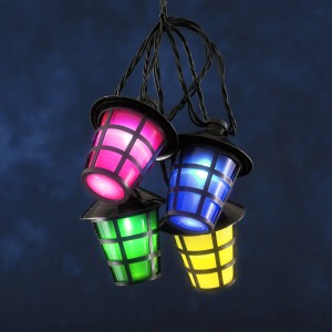 Konstsmide LED-Lichterkette mit 20 bunten Lampions für den Außenbereich.