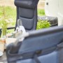Dunkelblauer Siena Garden Campingsessel Premium mit AirMesh Bezug und Kopfstütze.