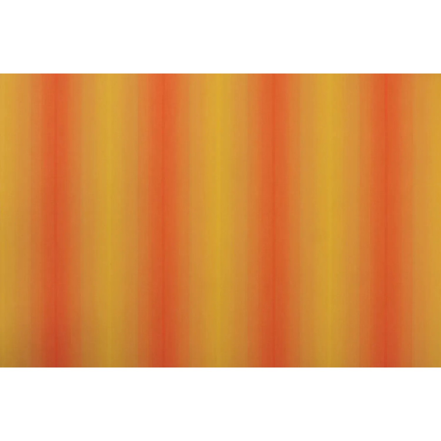 Gelb-orange gestreiftes Markisentuch der Wismar Teilhülsenmarkise.