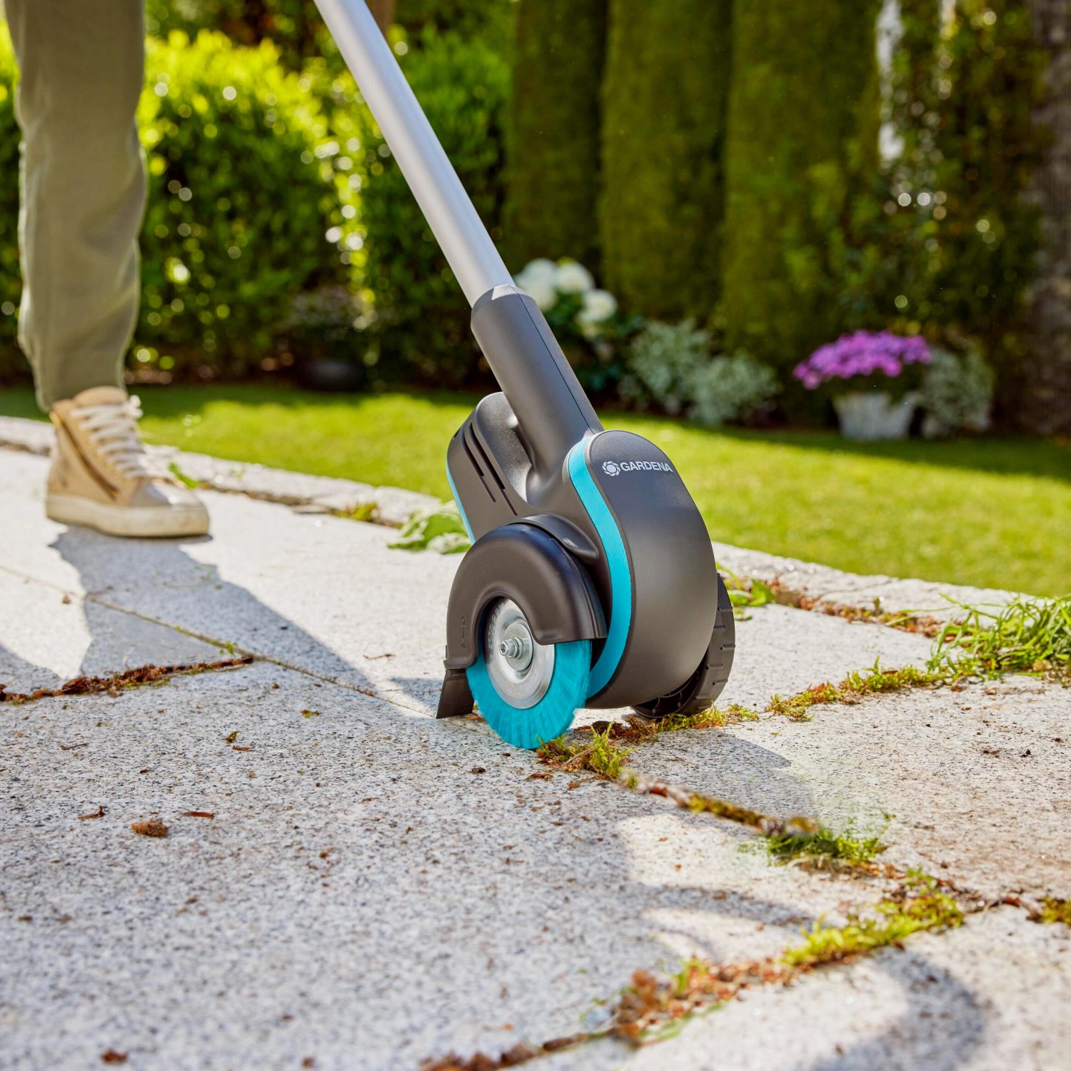 Gardena AkkuFugenbürste EasyWeed 1800/18V Power For All mit Akku und