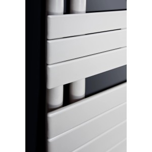 Detailansicht: Weißer Ximax Badheizkörper P2-Open, 1720x600 mm, Paneelheizkörper.