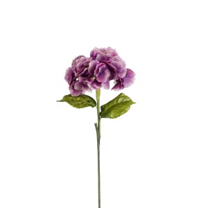 Detailaufnahme einer violetten Kunsthortensie von Mica Decorations, 83 cm hoch.