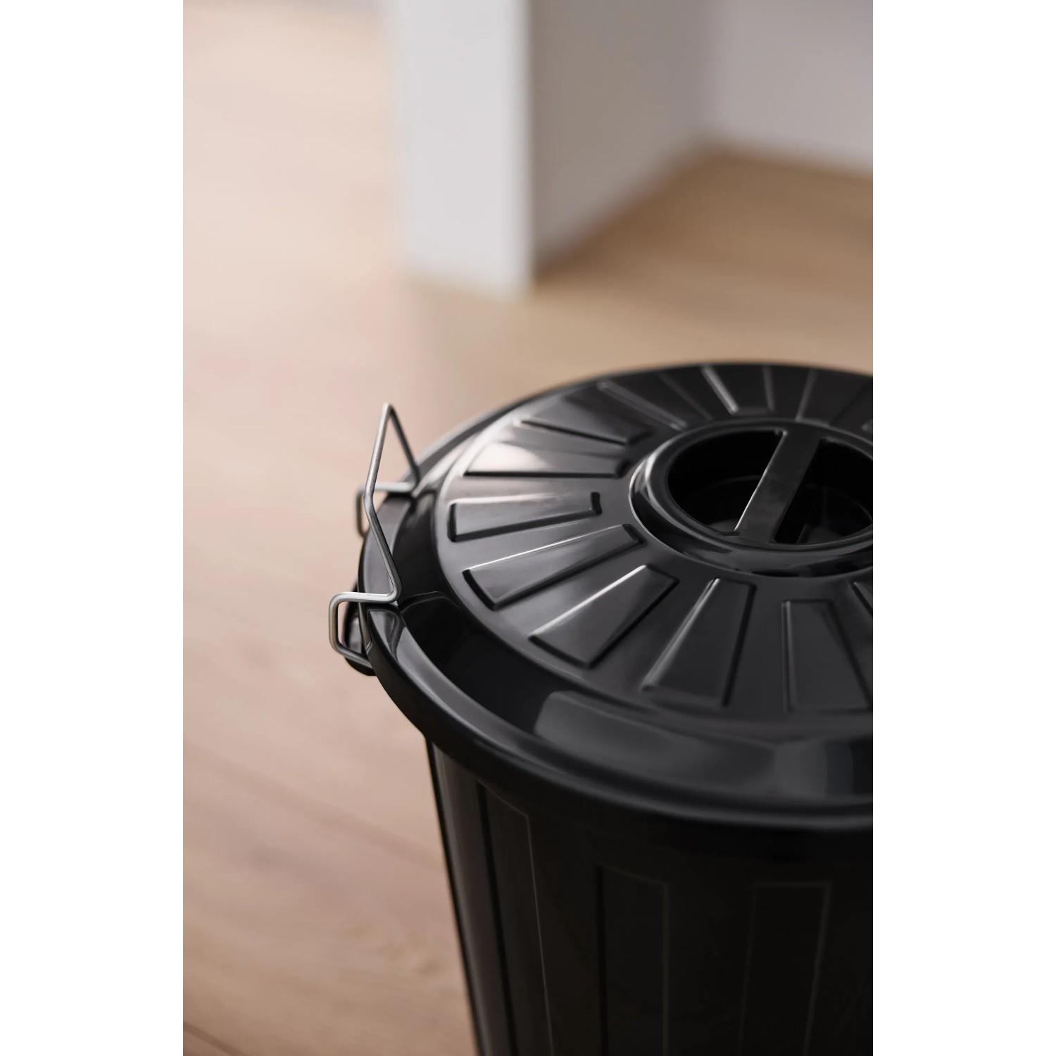 HEIDRUN Universele ton, matrix-ton, 65 cm hoogte, 55 cm, 75 l, rond, met deksel, in zwart, van kunststof
