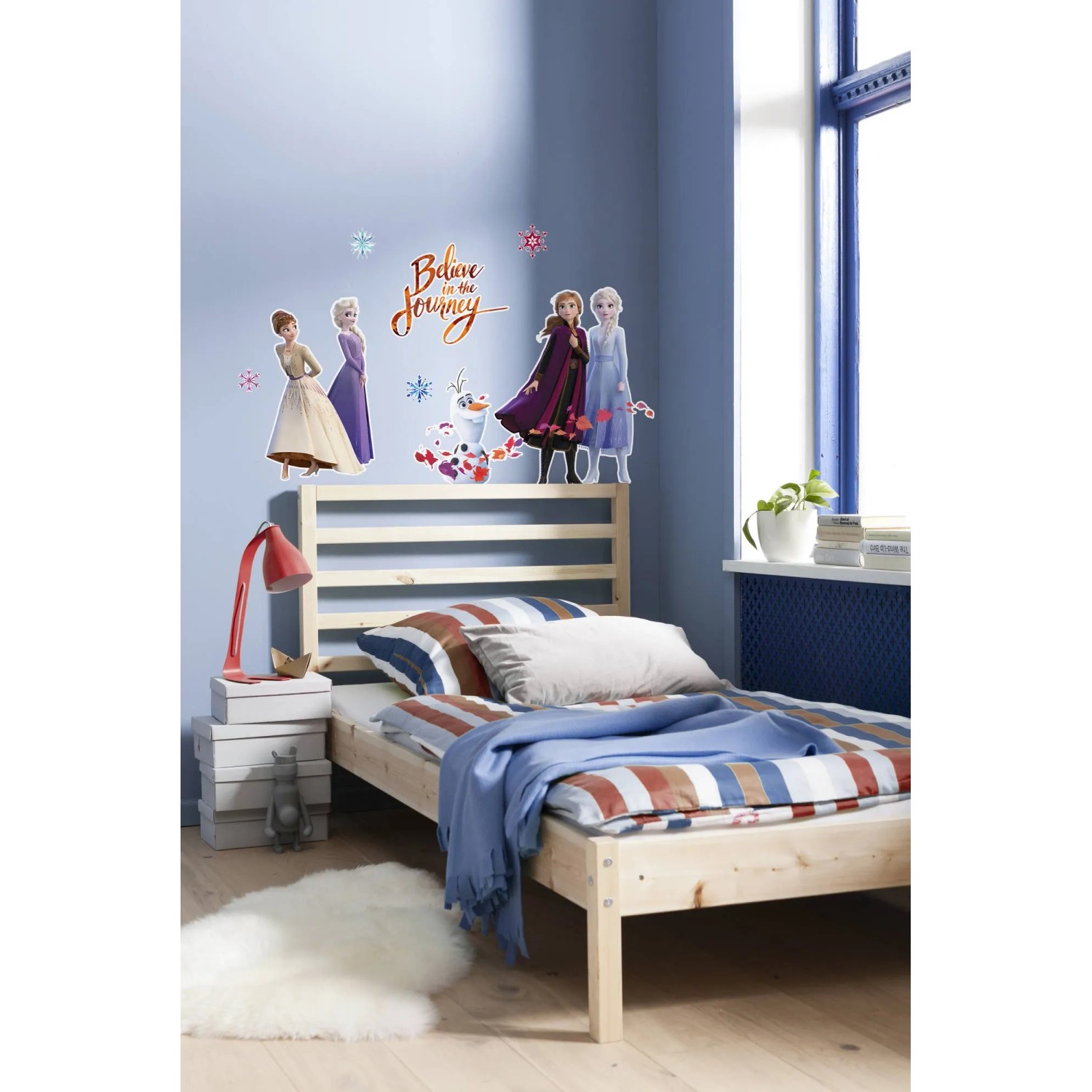 Wandtattoo Komar Believe In The Journey, Disney Frozen Motive im Kinderzimmer.
