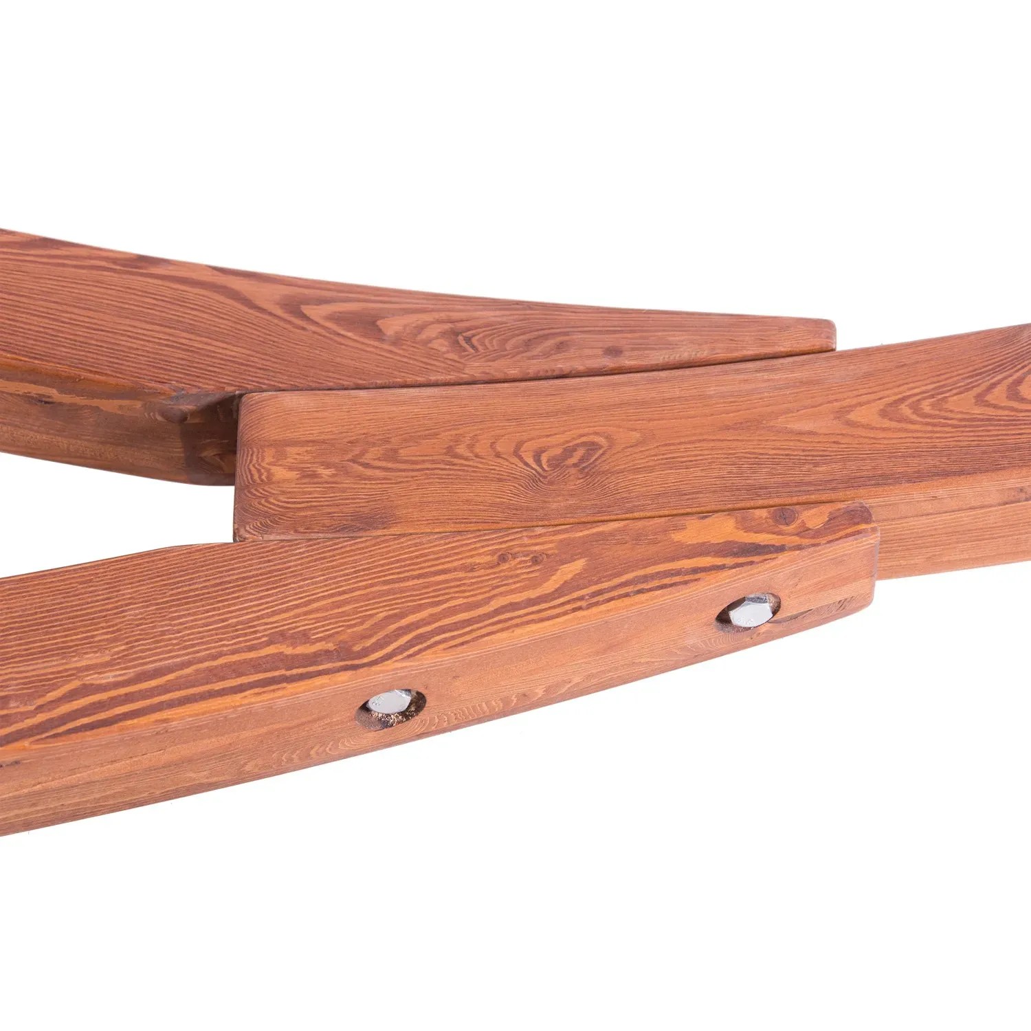 Detailaufnahme Holzgestell der roten Axi Hängematte Hawaii. Gartenmöbel aus Lärchenholz.
