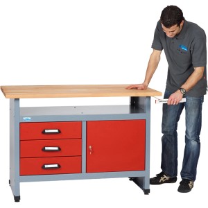 Montagekosten Werkbank 2,40 m + Materialschränke