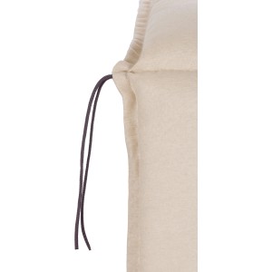 Detailaufnahme: Beige Saumauflage Takume für Gartenliege, mit Bindebändern.