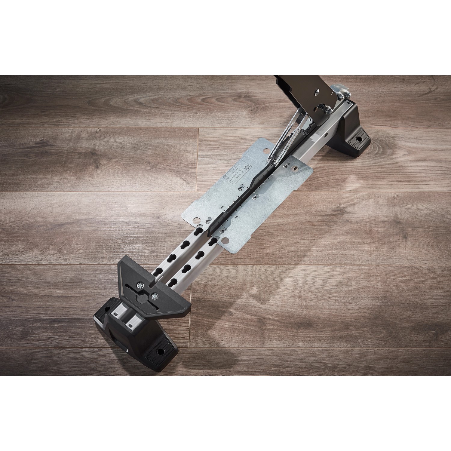 wolfcraft VLC 1000 Vinyl- und Laminatschneider für präzise Schnitte bis 14 mm Stärke.