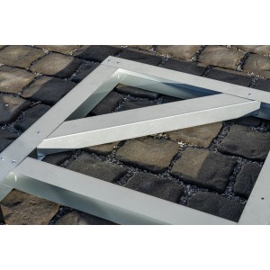 Pergart Bodenfundament Lübeck 86 aus Aluminium für Gartenhäuser.