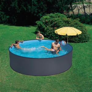 Runder Summer Fun Stahlwandpool Ventura in Anthrazit (Ø 450x120 cm) mit Familie im Garten.